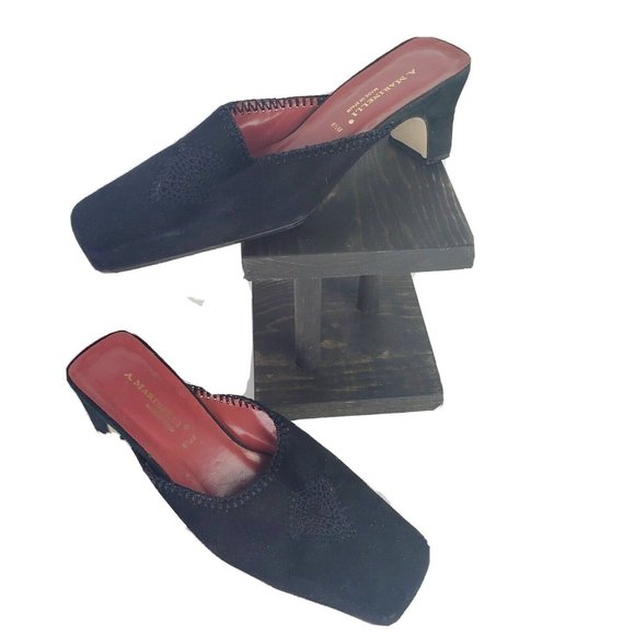 Vintage A. Marinelli Women's Black Suede Crochet Slip On Mules Size 8.5M NICE! - Picture 1 of 5